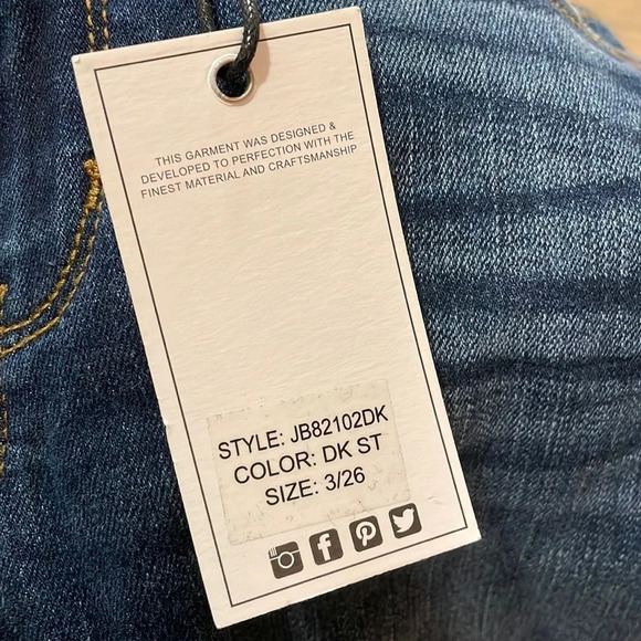 NWT Judy Blue Relaxed Fit Mid-Rise Jeans - Picture 3 of 7